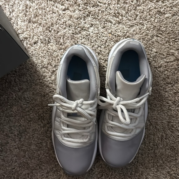 Jordan’s Sneakers Like New - Picture 7 of 8